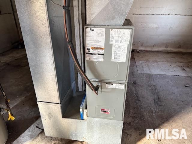 601 W WILLOW Street, Carbondale, IL 62901