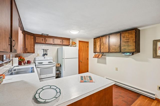180 Hudson Rd, Stow, MA 01775