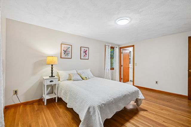180 Hudson Rd, Stow, MA 01775
