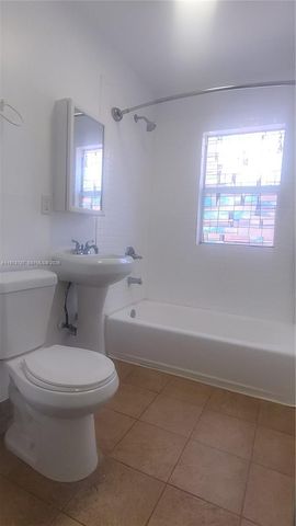 1322 SW 7th St 4, Miami, FL 33135