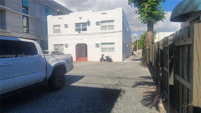 1322 SW 7th St 4, Miami, FL 33135