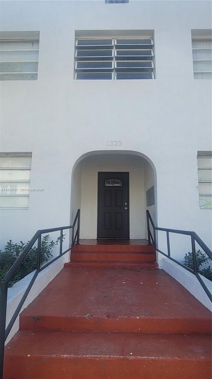 1322 SW 7th St 4, Miami, FL 33135