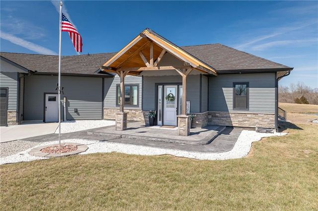 7300 80th Road, St Joseph, MO 64507