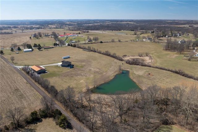 7300 80th Road, St Joseph, MO 64507