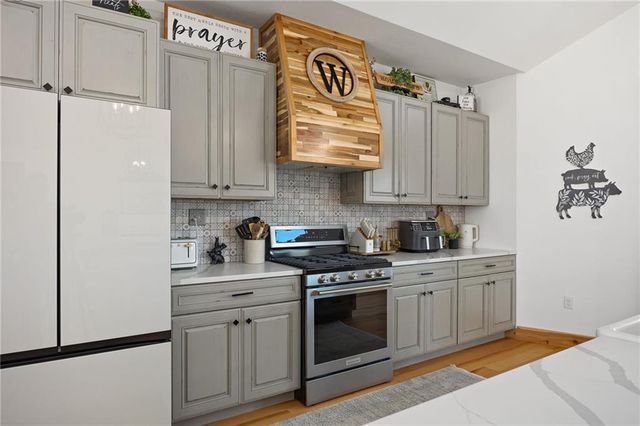 7300 80th Road, St Joseph, MO 64507