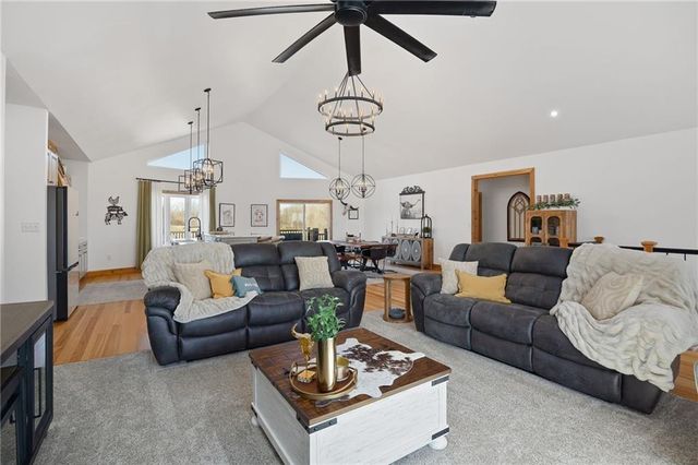 7300 80th Road, St Joseph, MO 64507