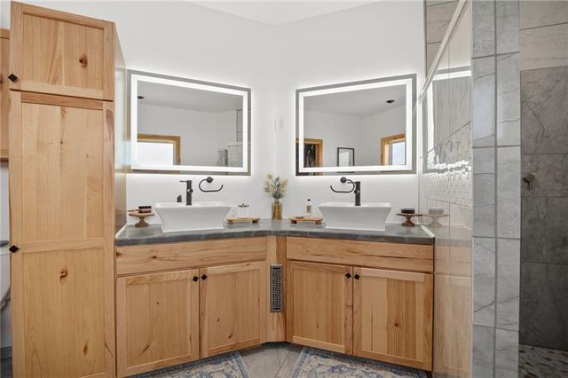 7300 80th Road, St Joseph, MO 64507