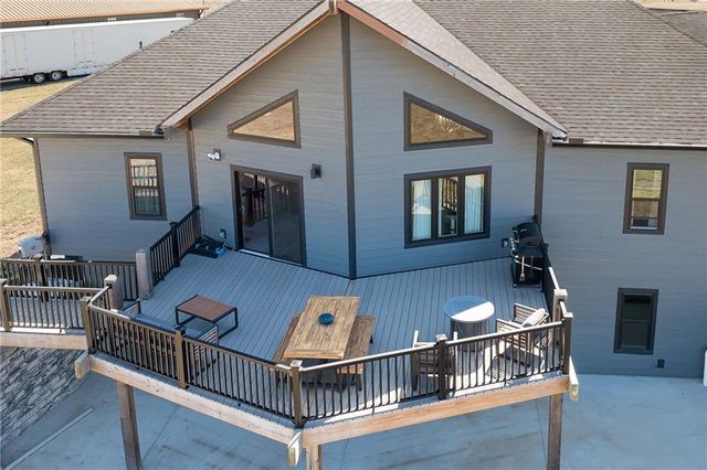 7300 80th Road, St Joseph, MO 64507