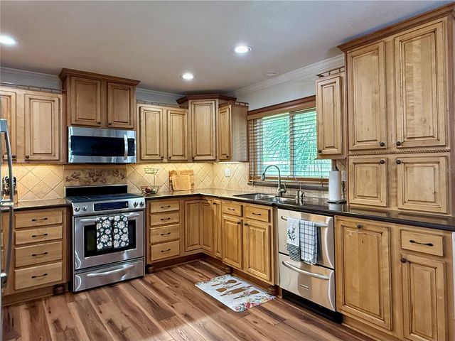 233 GREENSVIEW DRIVE, Avon Park, FL 33825