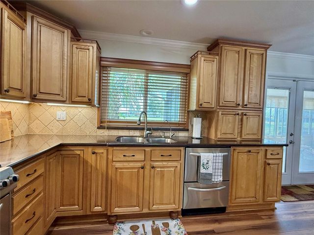 233 GREENSVIEW DRIVE, Avon Park, FL 33825