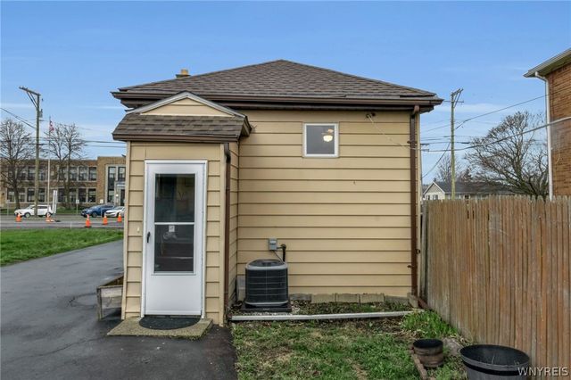 677 Harlem Road, West Seneca, NY 14224