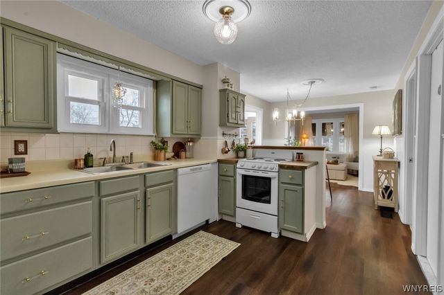 677 Harlem Road, West Seneca, NY 14224