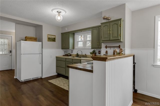 677 Harlem Road, West Seneca, NY 14224
