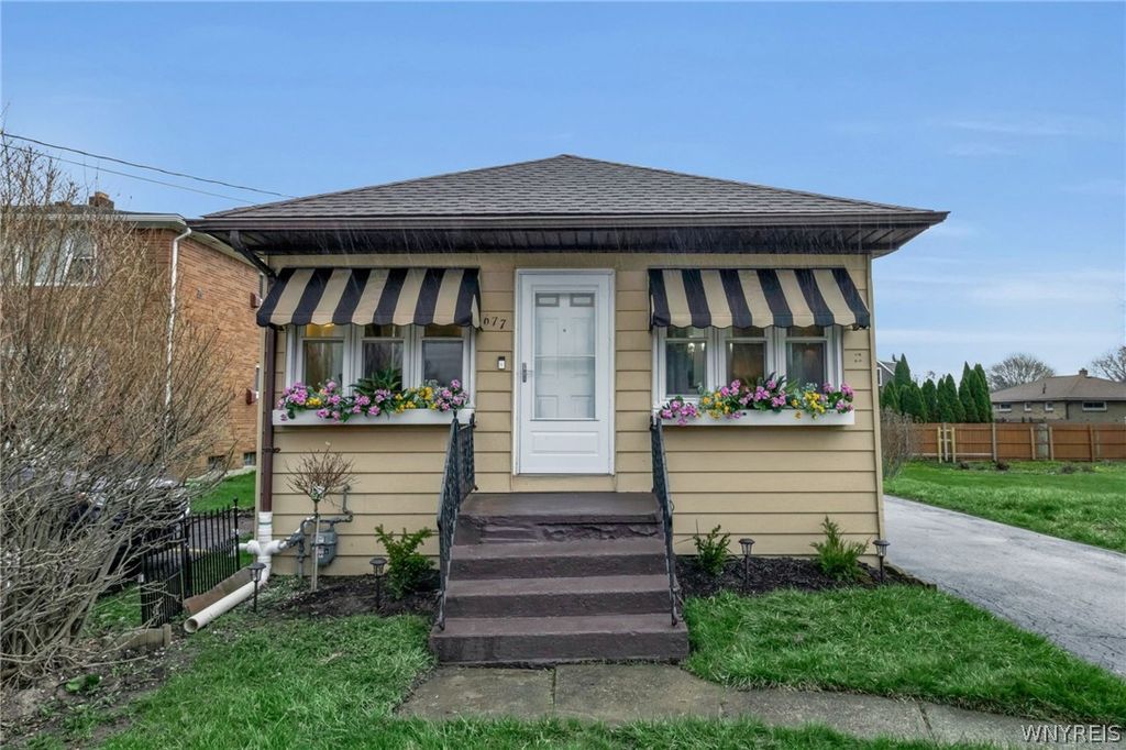 677 Harlem Road, West Seneca, NY 14224