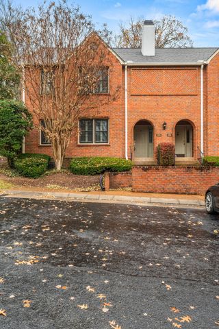 201 Westchase Dr, Nashville, TN 37205