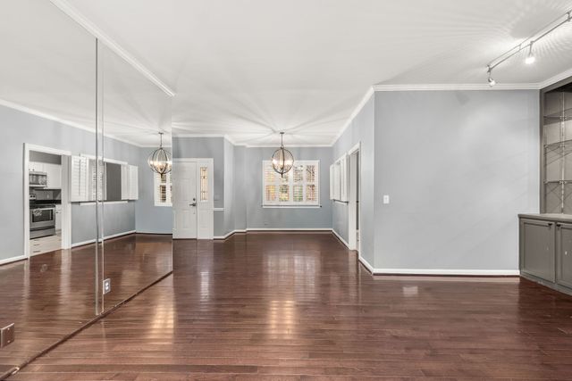 201 Westchase Dr, Nashville, TN 37205