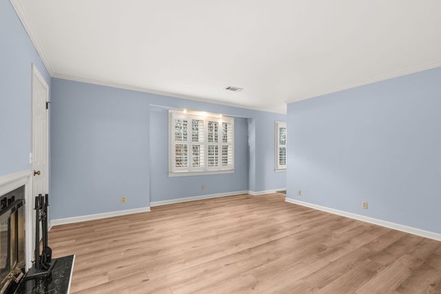 201 Westchase Dr, Nashville, TN 37205