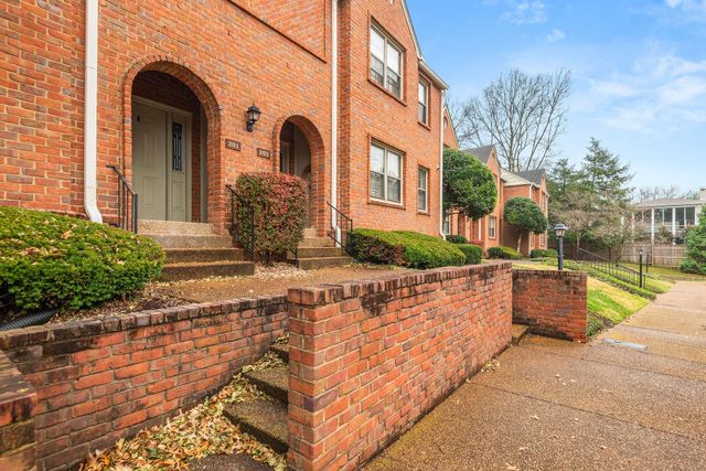 201 Westchase Dr, Nashville, TN 37205