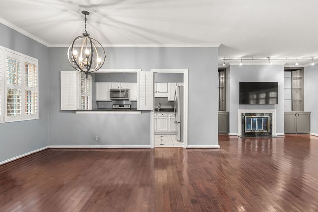 201 Westchase Dr, Nashville, TN 37205