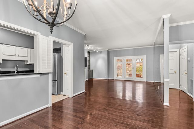 201 Westchase Dr, Nashville, TN 37205