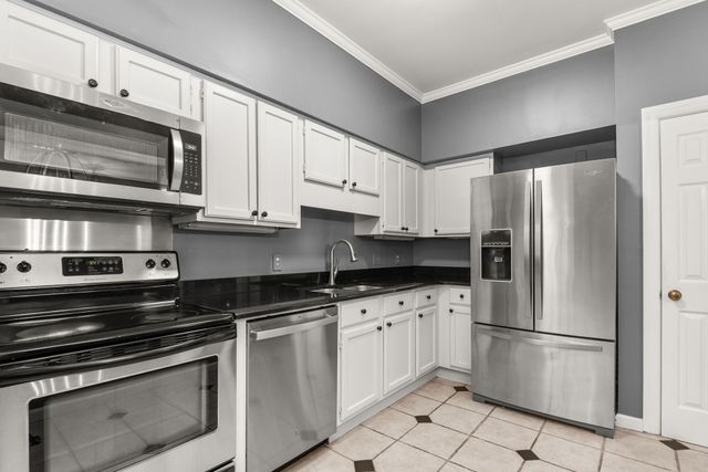 201 Westchase Dr, Nashville, TN 37205