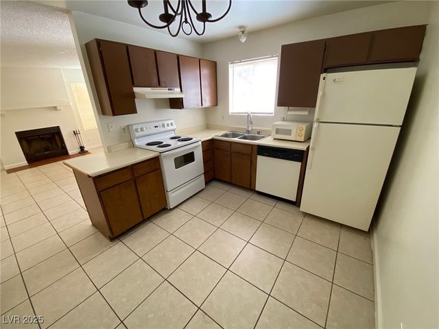 917 Bridgewater Street B, Las Vegas, NV 89110