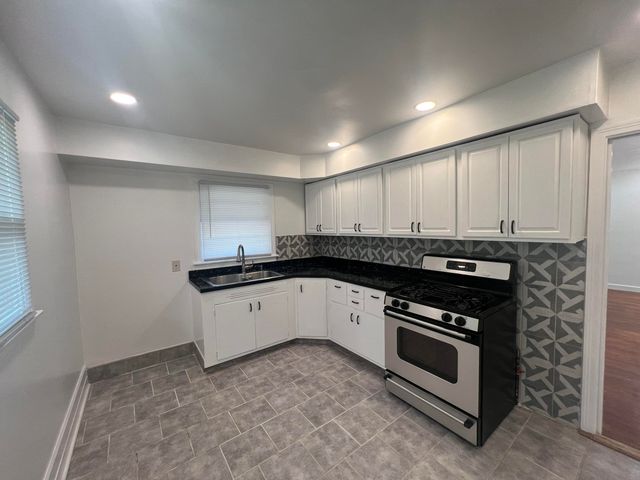 646 N New Hampshire Street, Gary, IN 46403