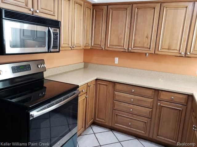 5615 John R Road, Troy, MI 48085