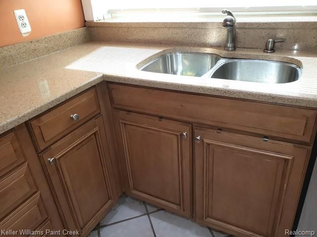 5615 John R Road, Troy, MI 48085