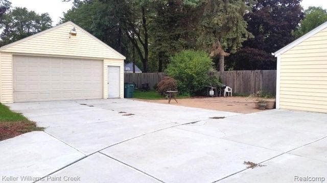 5615 John R Road, Troy, MI 48085