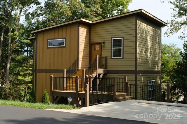 14 Red Maple Drive, Weaverville, NC 28787