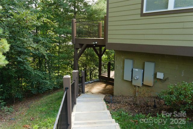 14 Red Maple Drive, Weaverville, NC 28787