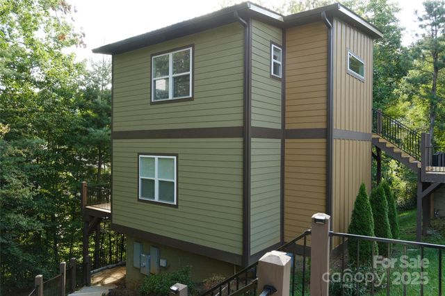 14 Red Maple Drive, Weaverville, NC 28787