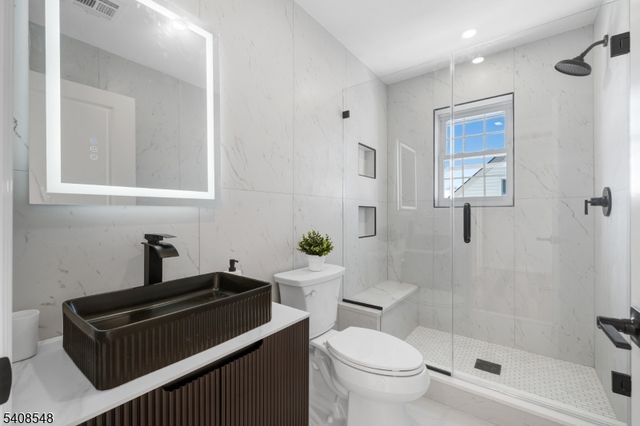 131 Palsa Ave, Elmwood Park Boro, NJ 07407