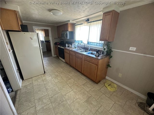 117 5th Street N, St Albans, WV 25177