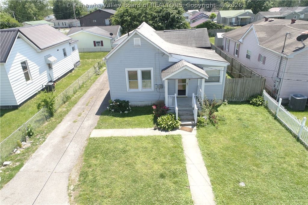 117 5th Avenue N, St Albans, WV 25177