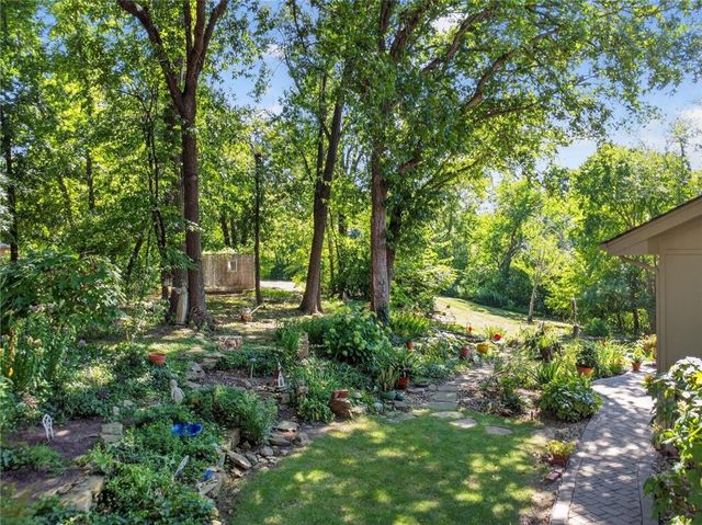 14913 W 71st Terrace, Shawnee, KS 66216