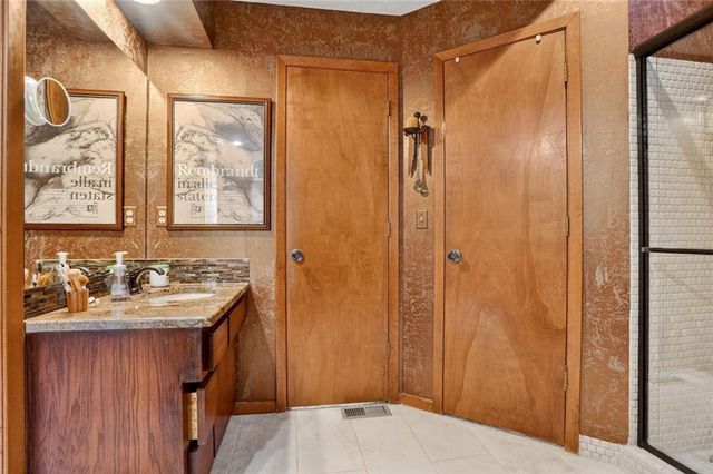 14913 W 71st Terrace, Shawnee, KS 66216