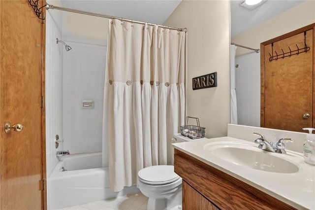 14913 W 71st Terrace, Shawnee, KS 66216