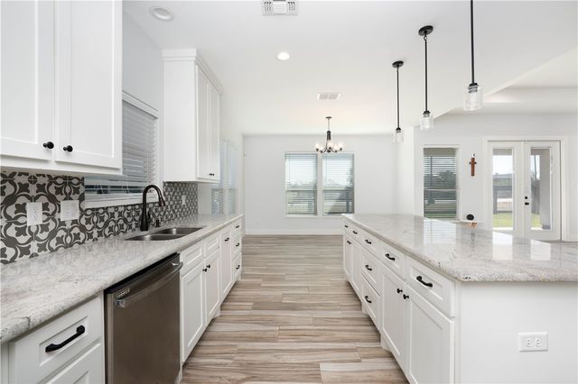 4802 Del Paseo St, Corpus Christi, TX 78411