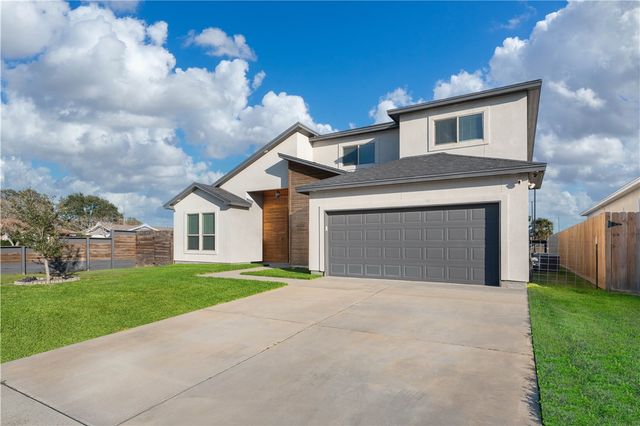 4802 Del Paseo St, Corpus Christi, TX 78411