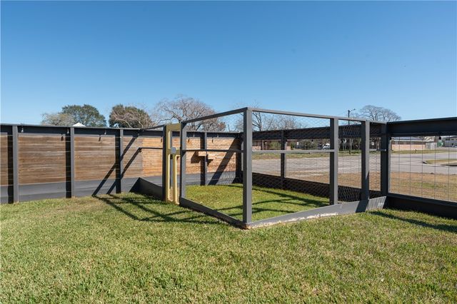 4802 Del Paseo St, Corpus Christi, TX 78411