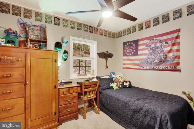 305 HUSSON RD, Felton, PA 17322