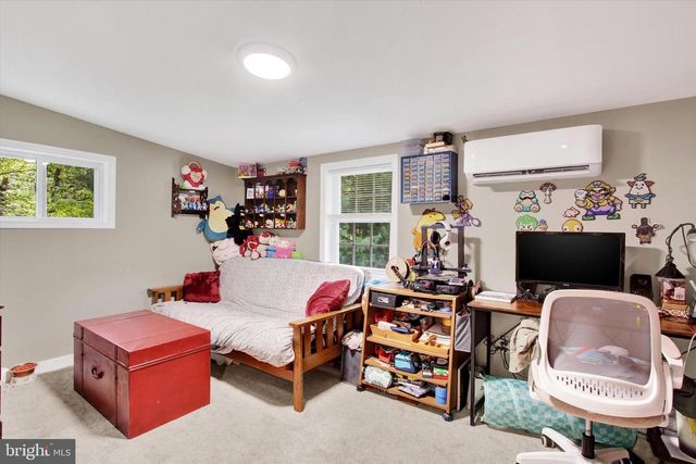 305 HUSSON RD, Felton, PA 17322