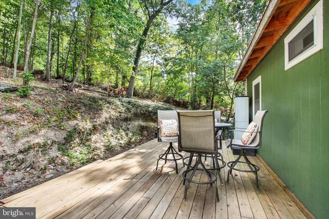 305 HUSSON RD, Felton, PA 17322