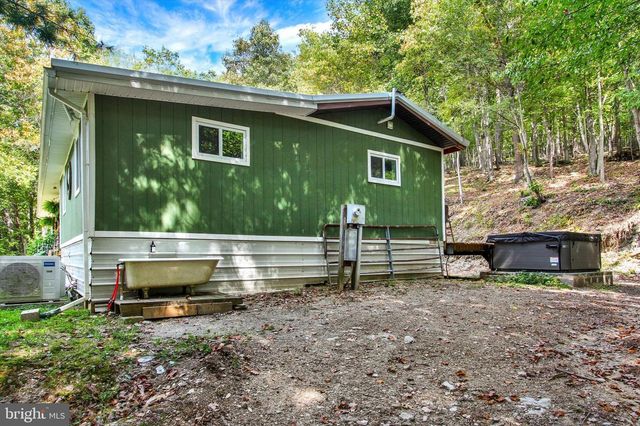 305 HUSSON RD, Felton, PA 17322