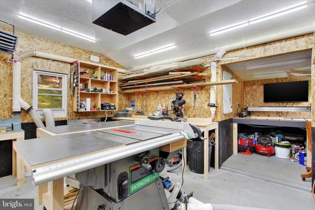 305 HUSSON RD, Felton, PA 17322