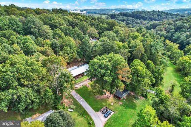 305 HUSSON RD, Felton, PA 17322