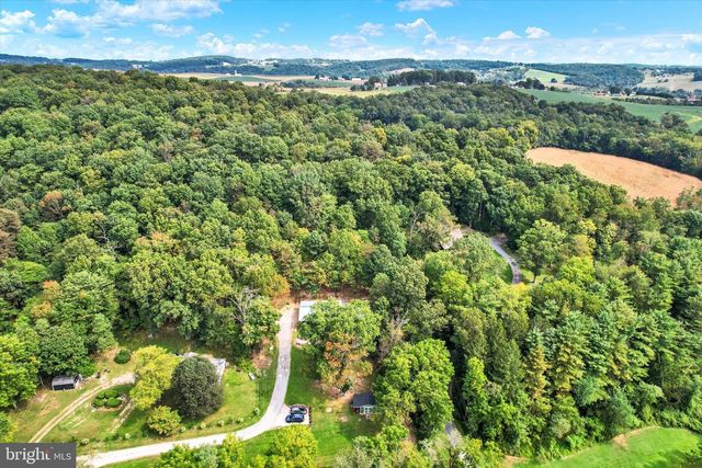 305 HUSSON RD, Felton, PA 17322
