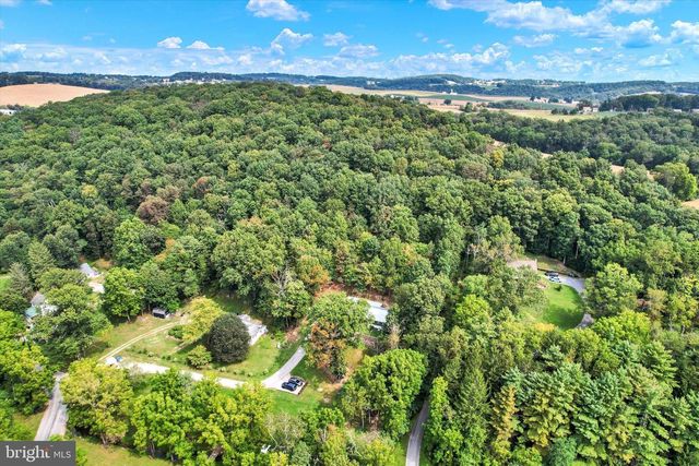 305 HUSSON RD, Felton, PA 17322